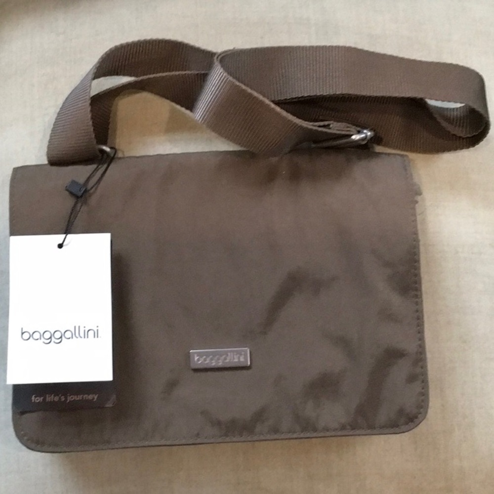 Baggallini hangbag